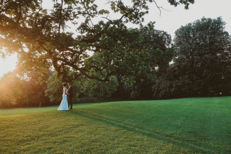 Read more about the article 5 Best Places in Dublin (and Beyond) for Romantic Couple Photos